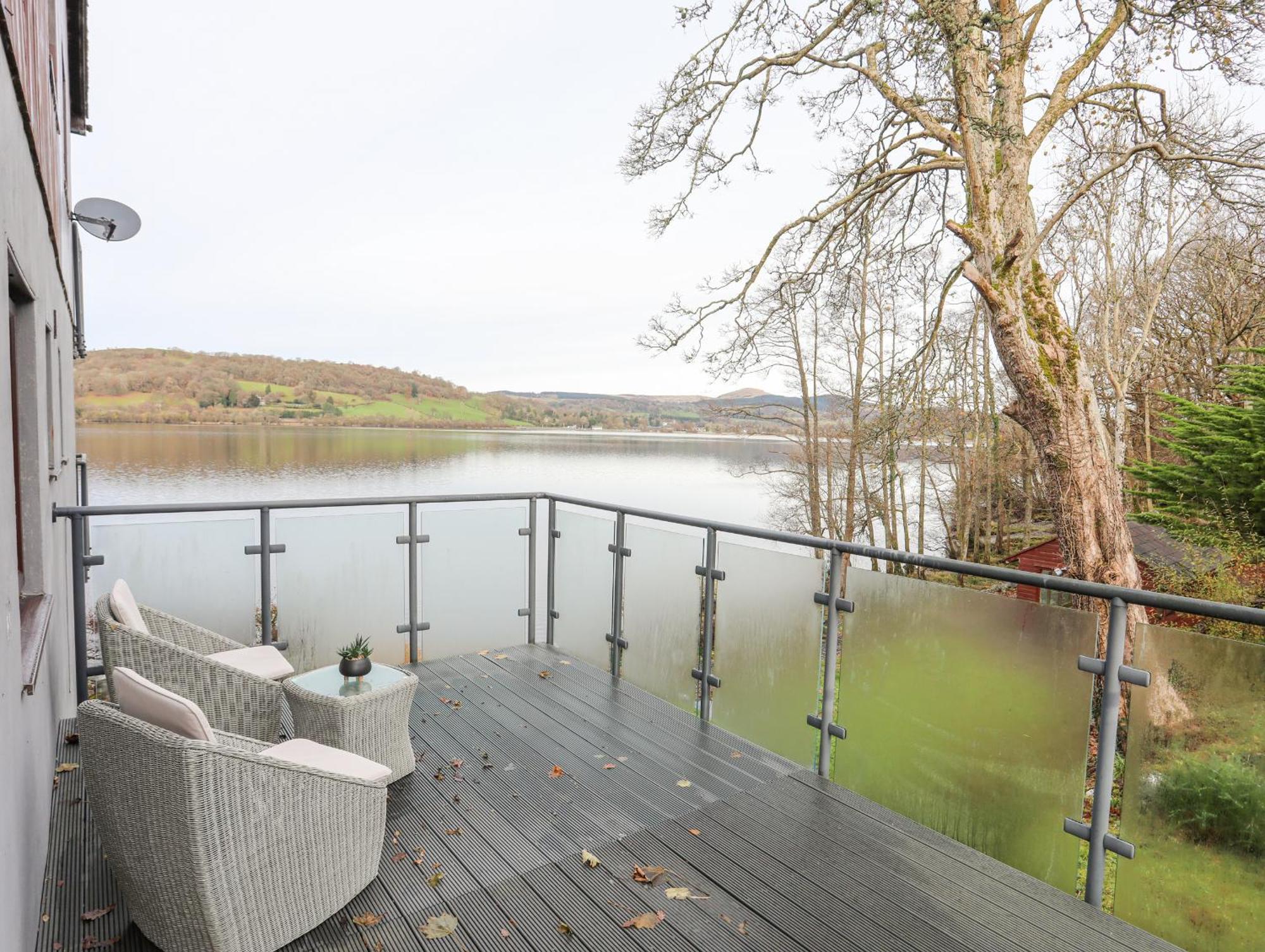 Vyrnwy Lakeside - Bala Lake Exteriör bild